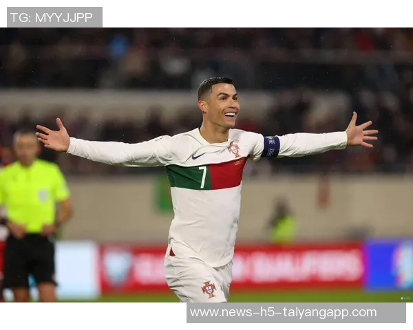 C罗本赛季表现出色代表俱乐部和国家队出战17场贡献16球2助攻